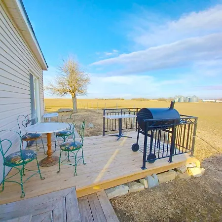 Country Cottage On The Prairie
